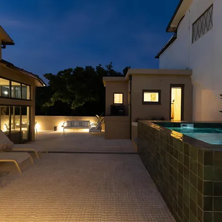 Canopy House By Portgual Active I Heated Pool بيت للعطل تروفا